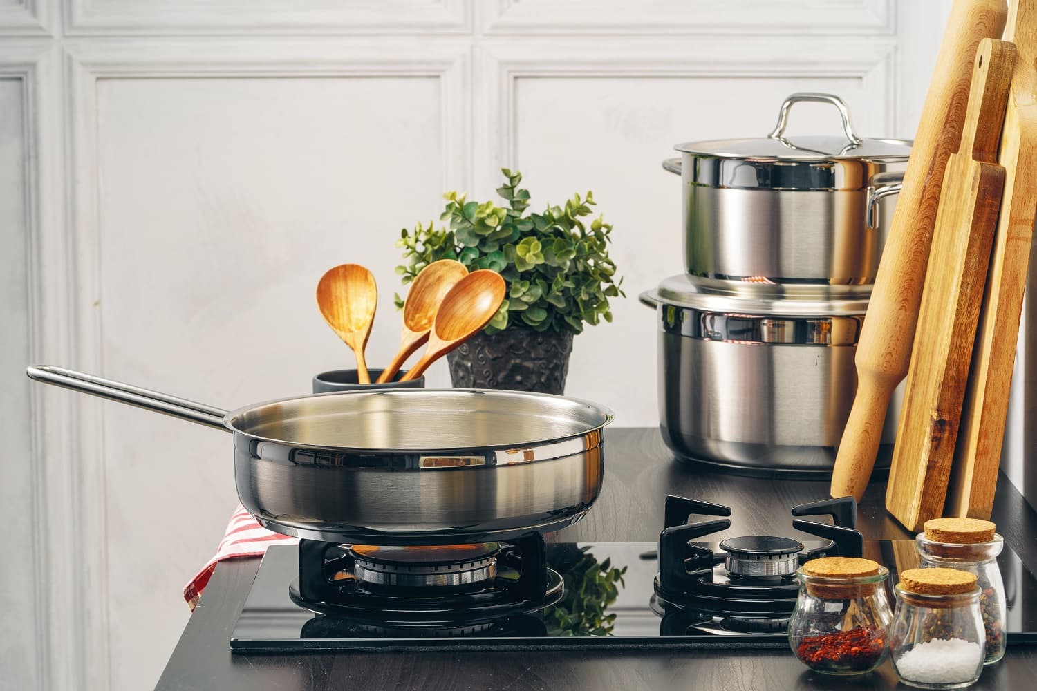 Geschenke für Frauen, die auf nachhaltige Qualität setzen: GreenKitchen Töpfe und Pfannen für Generationen