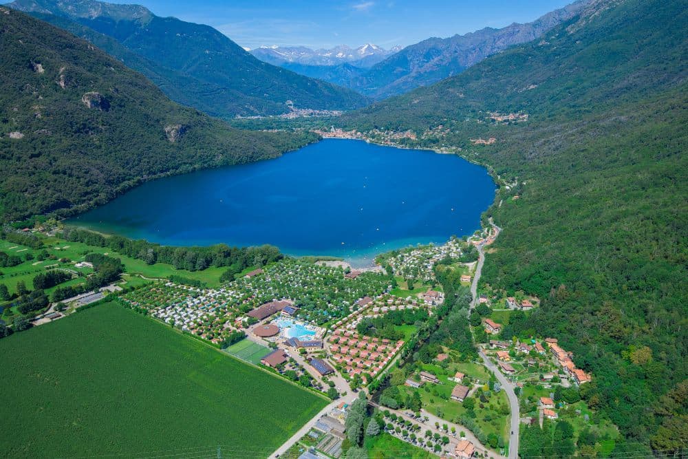Privatstrand und Natur genießen: Camping Lago Maggiore in Cannobio für Familien