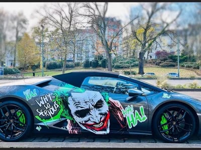 Kombinieren Sie Performance mit Stil: auto anime im Fokus
