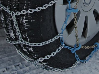 Schneeketten4u: Schneeketten mit Felgenschutz und Selbstspannung