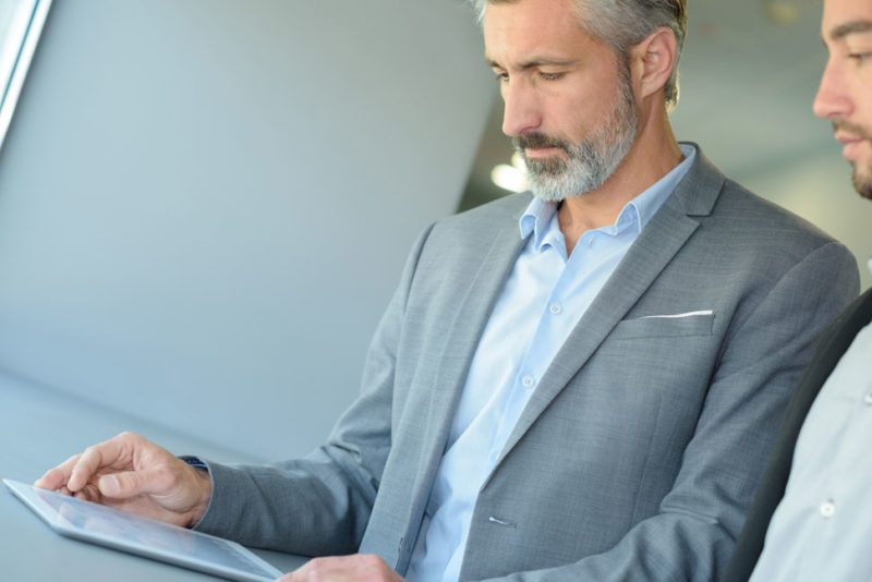 Website Besucher ermitteln: So generieren Sie B2B-Leads mit LeadRebel
