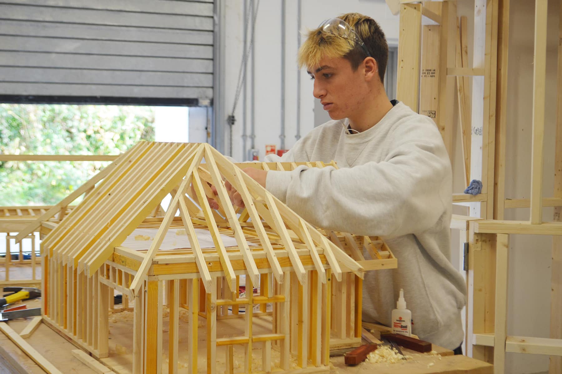 Tischler in Riesa – Möbel nach Maß und professionelle Holzarbeiten