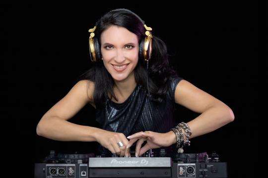 Entfesseln Sie Ihre Leidenschaft mit DJ-Salzburg: Musik, die bewegt